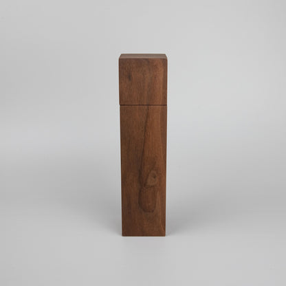 Pfeffer- und Salzmühle aus Nussbaum von Stellbar 